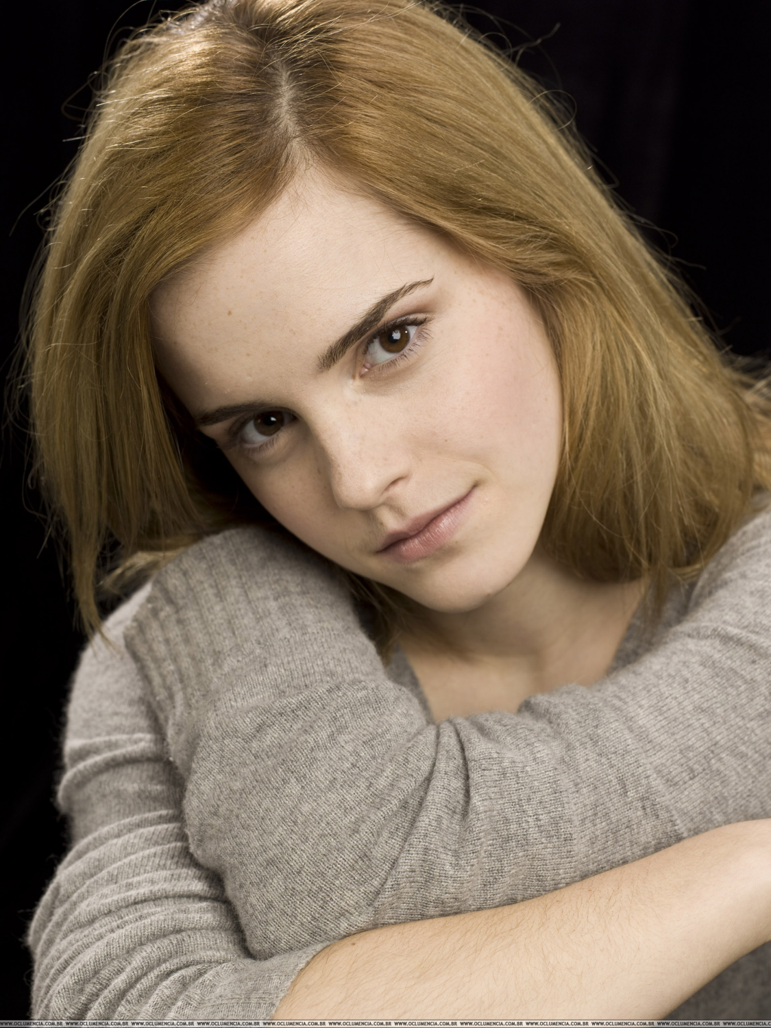 q57gXB7g Emma Watson cum folder 09.png
